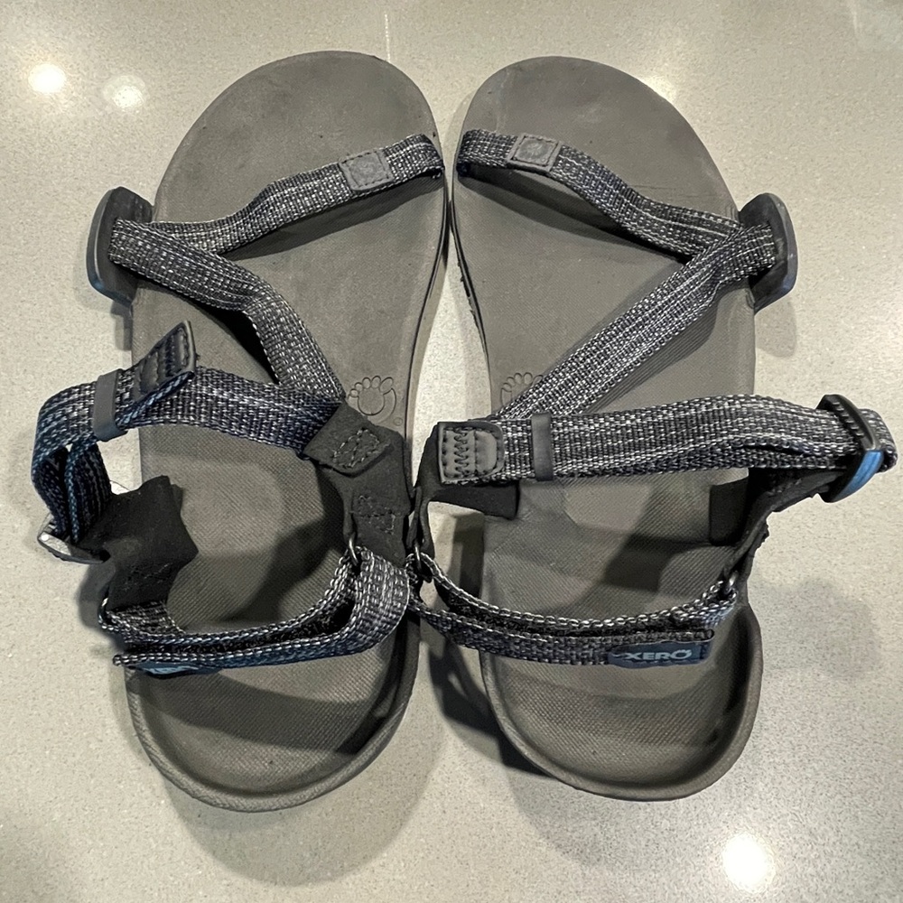 Xero Women's Black Sandals